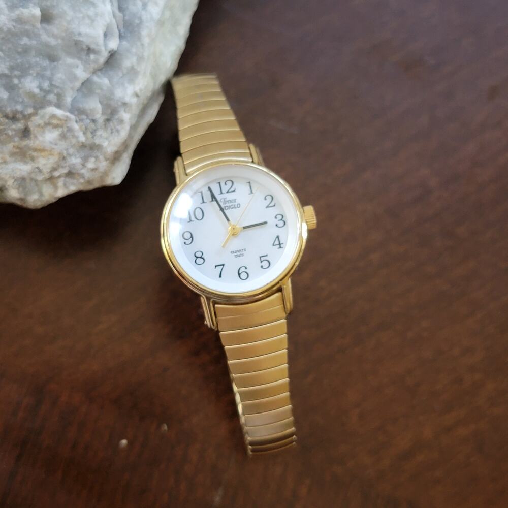 Vintage Timex Indiglo Gold Tone Quartz Watch White Dial Stretch Band Retro Style